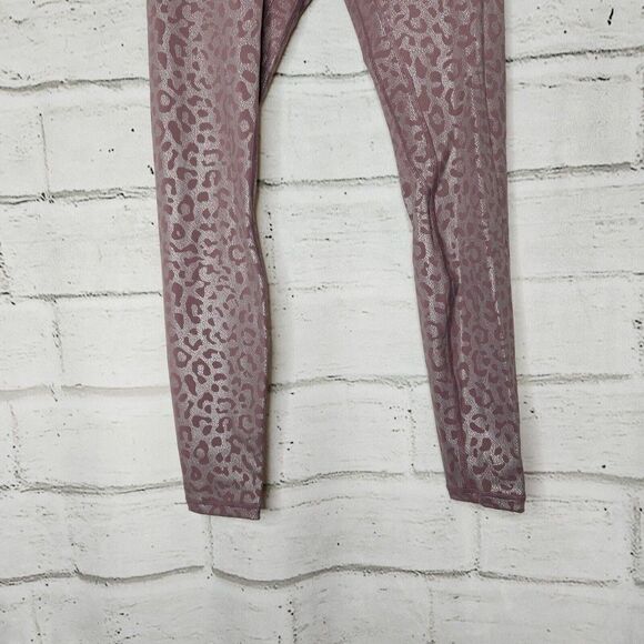 Zyia Mid Rise Cheetah Print Purple Full Length Leggings Womens Size 2 Athleisure - Picture 3 of 9